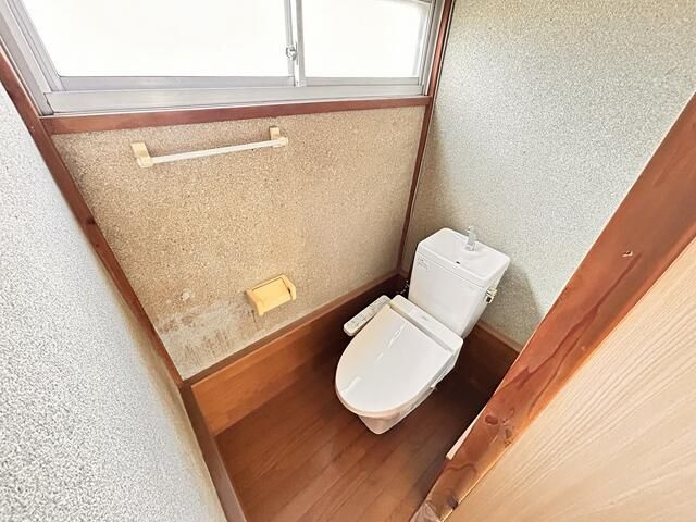 八王子市谷野町の一戸建てのトイレ