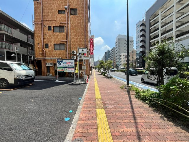 文京区小石川　建築条件なし売地の前面道路含む現地写真