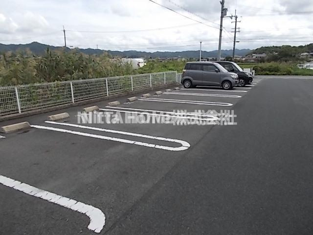 京丹後市大宮町善王寺のアパートの駐車場|敷地内に２台分の空きがあります！