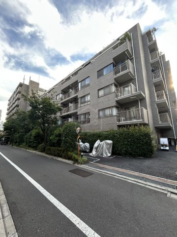 メゾンエクレーレ新宿西戸山の外観