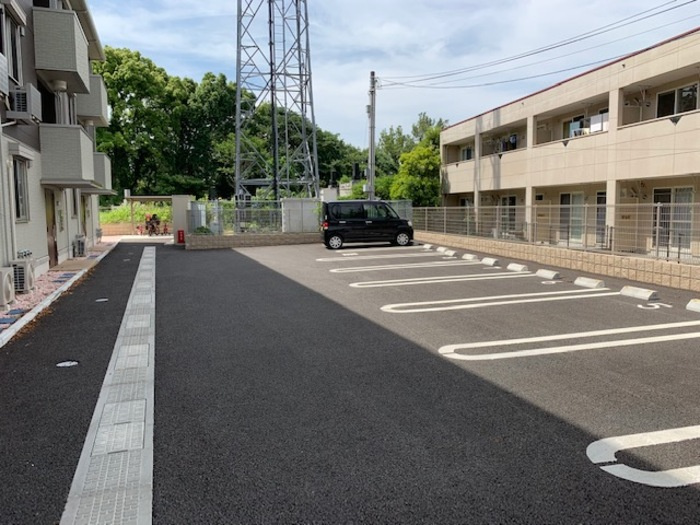 マルテ・エスト美咲野の駐車場