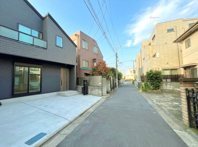 豊島区長崎6丁目　限定1棟の前面道路含む現地写真|南東側約4.0ｍ公道に面した整形地
周辺環境も充実し便利な立地
スーパー、教育施設、総合病院など近くに揃っております