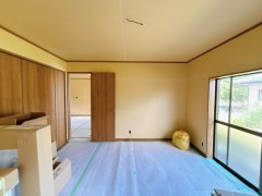 笠間市大田町　中古戸建の洋室|【リフォーム中6/21撮影】リビング横の和室です。洋室に変更いたします。