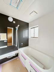 笠間市大田町　中古戸建の浴室|【リフォーム中6/21撮影】浴室の様子です。１坪サイズに拡張いたします。