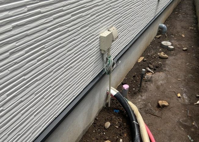 【発電・温水設備】 | 環境にも家計にも優しい省エネルギー対策の給湯設備を採用しています。追い焚き機能が付いているため、いつでも温かいお風呂に入ることができ、節水や光熱費の削減にもつながる経済的なシステムです。