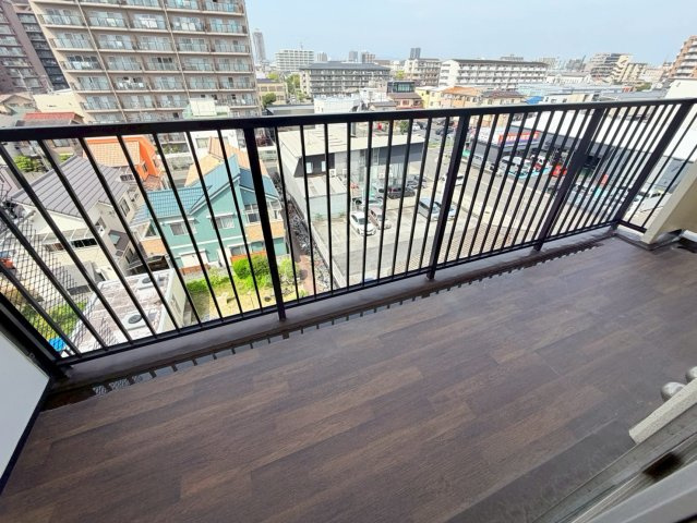 フェルザ西宮（旧ネオハイツ西宮）のバルコニー