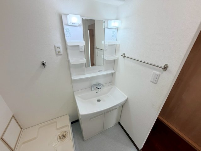 フェルザ西宮（旧ネオハイツ西宮）の洗面所