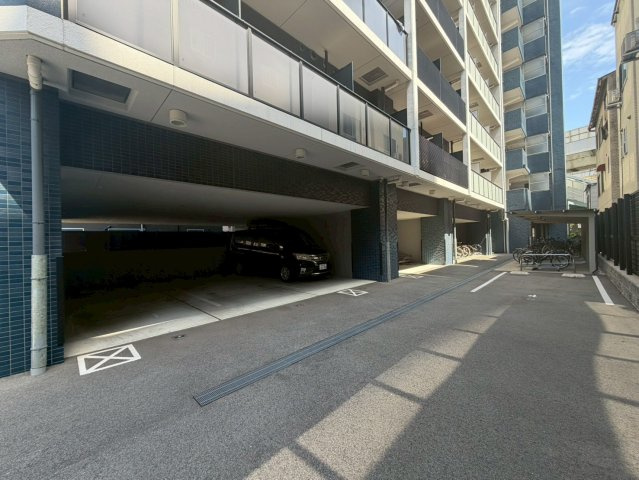 プレサンスOSAKA DOMECITYビーツの駐車場
