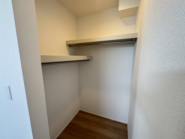 うるま市西原（全4棟）ラスト4号棟の収納|4号棟　洋室7帖＋WIC付き♪（WIC×2部屋）