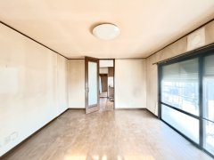 茨城町奥谷　中古戸建の居間・リビング|【リフォーム中・6/5撮影】10帖リビングの写真です。