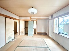 茨城町奥谷　中古戸建の和室|【リフォーム中・6/5撮影】8畳和室別角度の写真です。