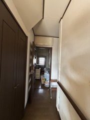 茨城町奥谷　中古戸建のその他|【リフォーム中・6/5撮影】1階廊下の写真です。