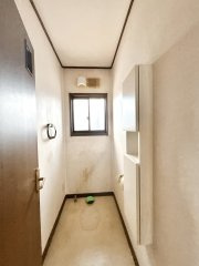 茨城町奥谷　中古戸建のトイレ|【リフォーム中・6/5撮影】2階トイレの写真です。