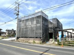 茨城町奥谷　中古戸建の前面道路含む現地写真|【リフォーム中・6/5撮影】外壁屋根を塗装致します。
