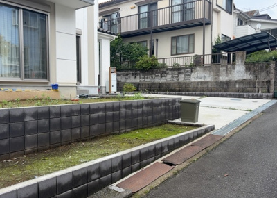 【外観】 | ガルボシティー八王子市絹ヶ丘２丁目５期 | 土地の面積＝住宅面積ではありません。建ぺい率の問題などで、土地のある場所によって住宅を建てられる面積は限られています。高さもしかり、「土地」という言葉の中には、建築条件も含まれると考えておきましょう。