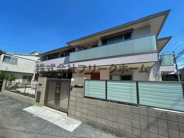 小金井市緑町５丁目のアパートの外観