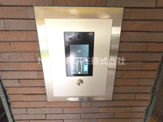 【エントランス】 | エンゼルクレッセ西難波 | エントランスはオートロックです♪女性の方も安心してお住まいいただけます！