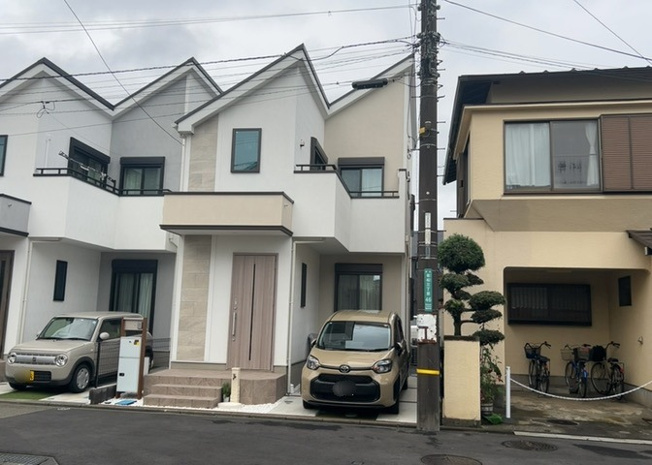 【外観】 | ガルボシティー相模原市南区若松３丁目６期　№２ | 現地に行くなら、物件の周囲の地形がどうなっているかを見ることも大切です。周辺より低くなっている土地では、大雨などで水が集まりやすいため、地盤が弱くなっているということも考えられるため、注意が必要です。