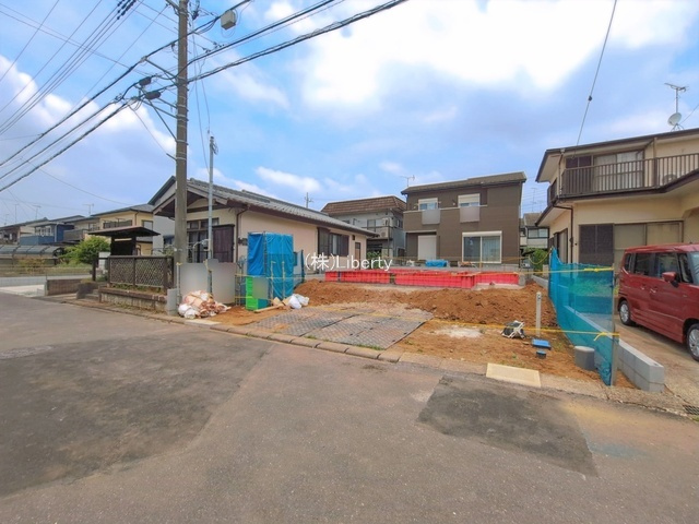 牛久市神谷10期　新築戸建の前面道路含む現地写真