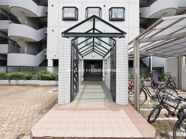 ビラ小松のエントランス