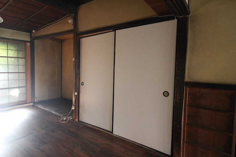 新京橋戸建の収納