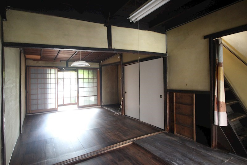 新京橋戸建の洋室
