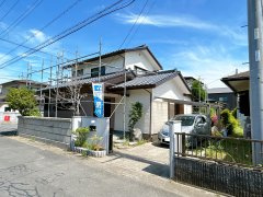 東海村須和間　中古戸建の前面道路含む現地写真|価格には消費税、リフォーム費用を含みます。リフォーム中でもご案内可能。内覧希望の方はお電話ください。【リフォーム中・6/1撮影】