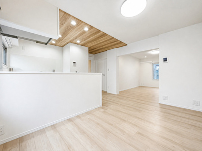 【居間・リビング】 | ◆杉田大谷団地　ペット飼育可/Renovation快適なお部屋/2階/管理体制良好/南東向き/ | ◆リビングは一日中太陽の光が射し込みます。家族が集まる空間は、自然と笑顔が溢れます！