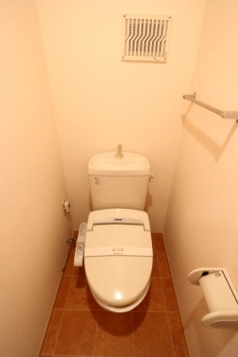シャトレー　B棟のトイレ|清潔感のあるトイレです