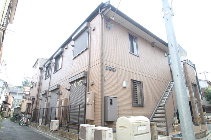 フローラ・フジタ