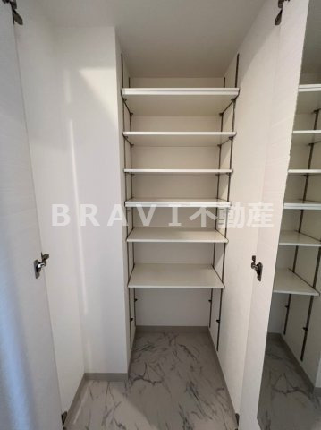 エスライズ東本町　BRAVI不動産の玄関|【エスライズ東本町】シューズボックス