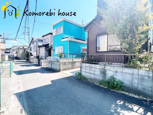 上尾市平塚　中古戸建ての前面道路含む現地写真|8/25撮影