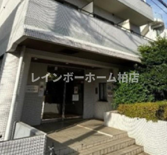 特典：仲介手数料が無料です!!のエントランス|落ち着いたエントランスです