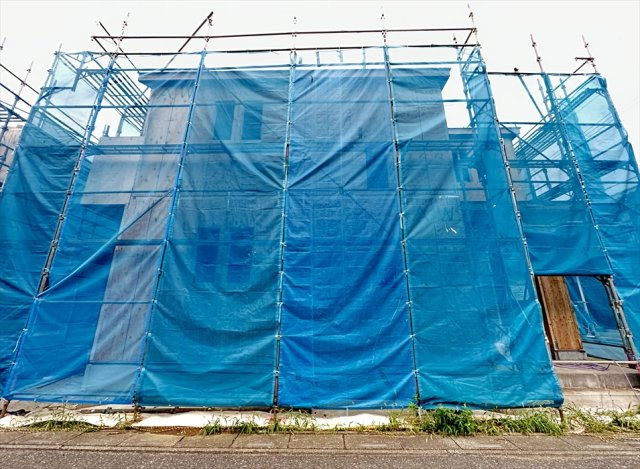 【外観】 | 富士見市水谷東1丁目　新築一戸建住宅　全4棟　(丸井志木店) | 販売現地／2026年7月6日撮影　
2026年8月末完成予定の新築一戸建住宅。