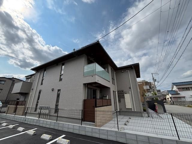 サザンエスト甲東の外観