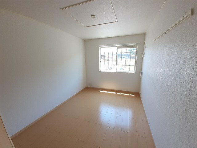 ベル・ヴィオラの内装|洋室は５．５帖と６．２帖の２部屋になります♪
