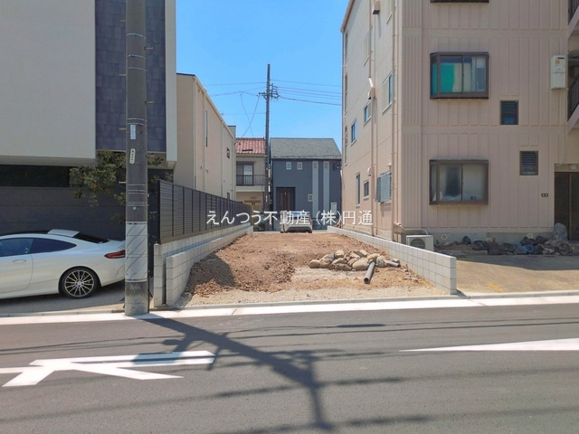 メルディア西ノ割町の前面道路含む現地写真