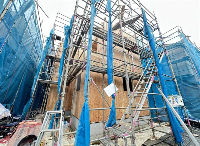 【外観】 | 富士見市水谷東1丁目　新築一戸建住宅　全4棟　(丸井志木店) | 販売現地／2026年7月6日撮影　
2026年8月末完成予定の新築一戸建住宅。
