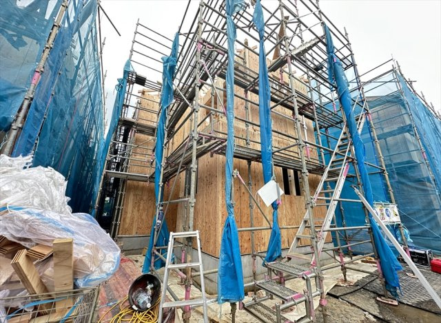 【外観】 | 富士見市水谷東1丁目　新築一戸建住宅　全4棟　(丸井志木店) | 販売現地／2026年7月6日撮影　
落ち着いた住宅街ならではの静かな環境で、ご家族がゆったりと暮らせるロケーションです。