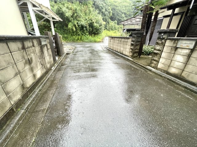 成田市寺台第１の前面道路含む現地写真