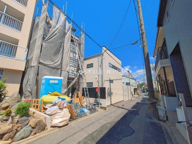 メルディア西ノ割町の前面道路含む現地写真