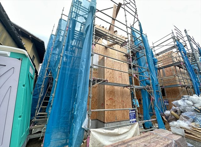 【外観】 | 富士見市水谷東1丁目　新築一戸建住宅　全4棟　(丸井志木店) | 販売現地／2026年7月6日撮影　
子育て支援が充実した富士見市。子育て相談窓口や病児保育、ファミリー・サポートなど、子育て世帯を支える環境が整い、安心して新生活をスタートできます。