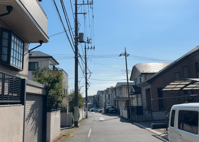 【展望】 | 桜や紅葉の名所に出かける人は多いと思いますが、家にいながら季節の移ろいを感じる生活を送りませんか？リビングや窓から見える景色が生活を彩るワンポイントに！現地から見える景色を堪能してみては如何でしょう。