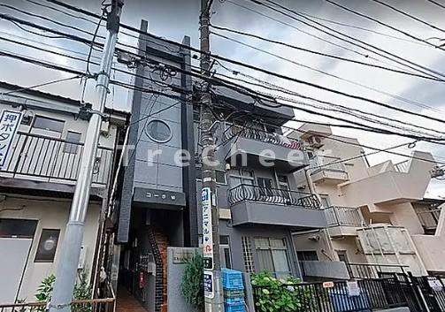 ポルシェひばりが丘のエントランス