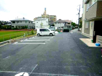【駐車場】