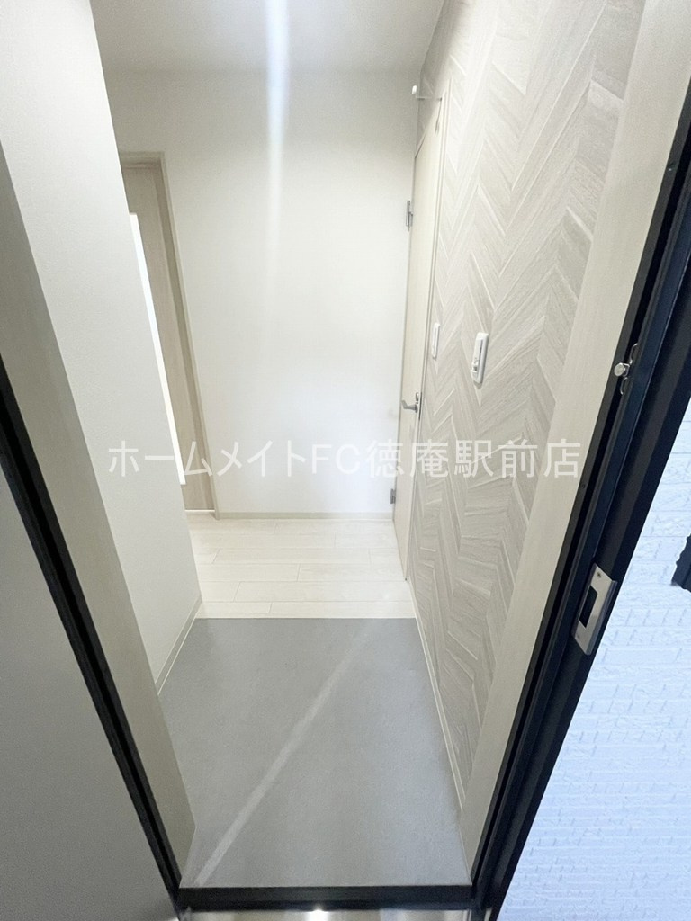 フォレストクリエオーレ諸口の玄関
