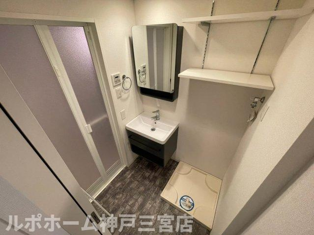 セレニテ神戸元町プリエの洗面所