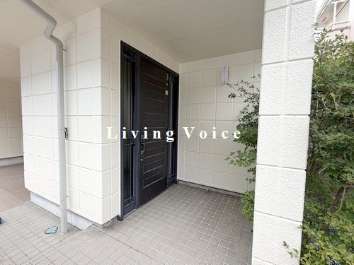 【仲介手数料０円】藤沢市大鋸１丁目　中古戸建の玄関|藤沢市大鋸１丁目　中古戸建