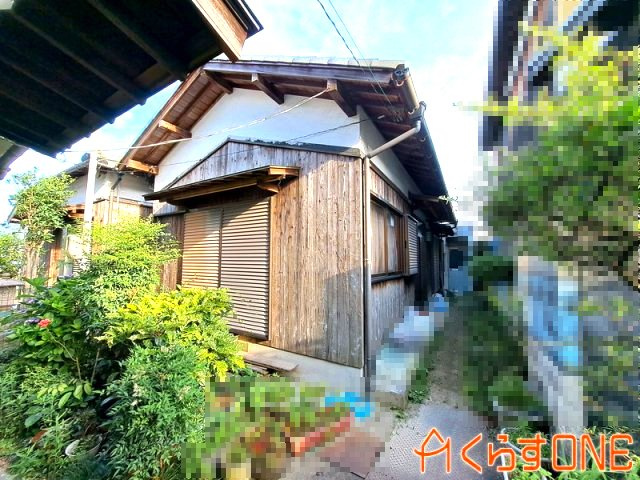 【外観】 | 倉庫としても利用できる店舗付中古住宅／姫路市相野