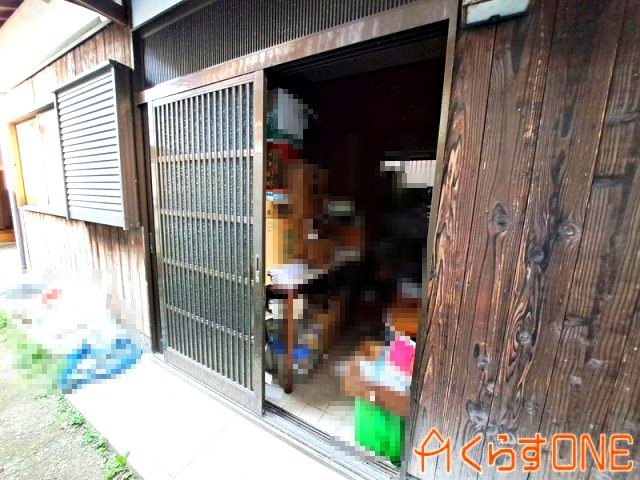 【玄関】 | 倉庫としても利用できる店舗付中古住宅／姫路市相野